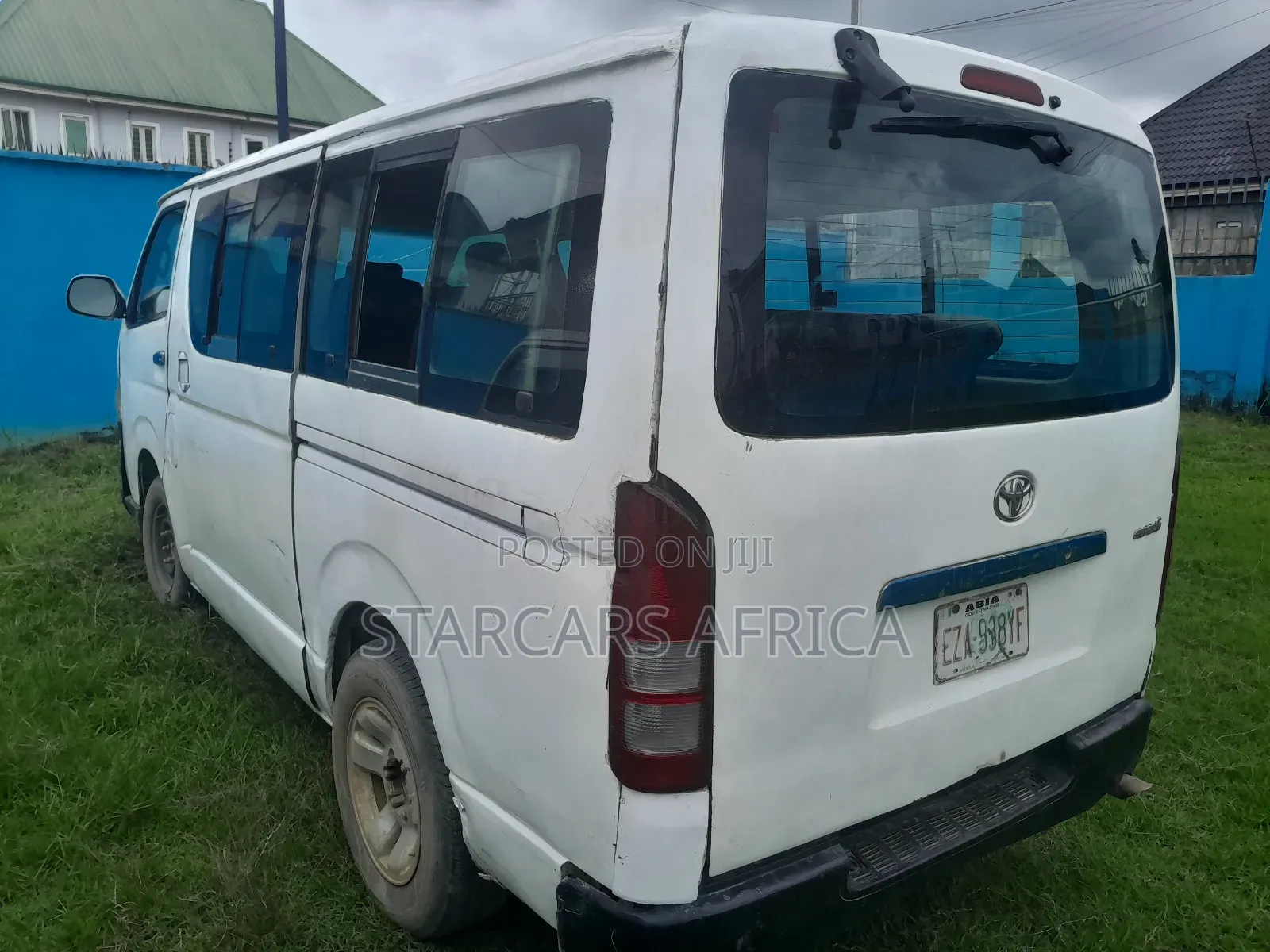 Toyota HiAce 2010 White
