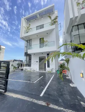 5bdrm Duplex in Orchid Road, Chevron for sale