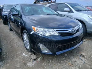 Toyota Camry XLE 4dr Sedan (2.5L 4cyl 6A) 2012 Gray