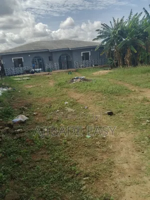 6bdrm Bungalow in Ayobo for sale