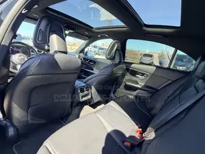 Mercedes-Benz C300 2024 Black
