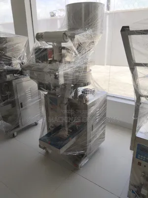 1kg Granule Packaging Machine With Auto Loader and Conveyor