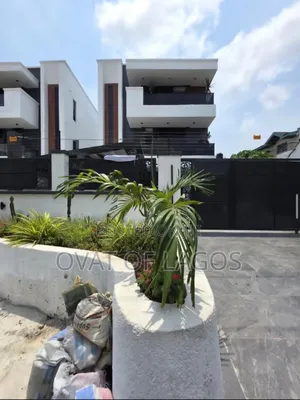 5bdrm Duplex in Lekki Phase 1 for sale