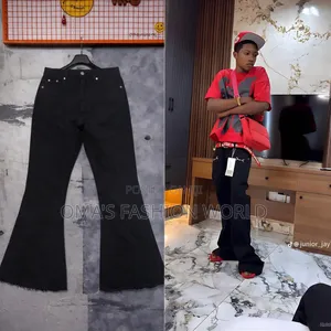 Quality Drip Baggy Jeans Now Available. Clean Fit ,Classy