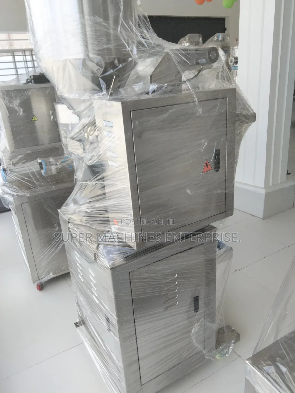 1 Kg Granule Packaging Machine With Auto Loader and Conveyor