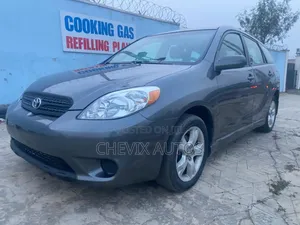 Toyota Matrix XR Hatchback FWD (1.8L 4cyl 4A) 2004 Gray