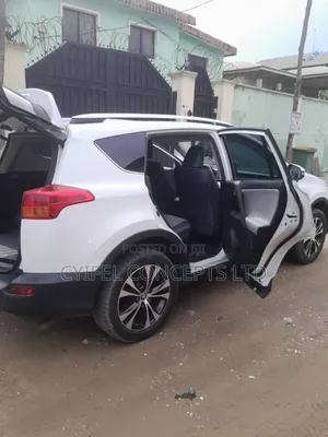 Toyota RAV4 Limited 4dr SUV AWD (2.5L 4cyl 6A) 2015 White