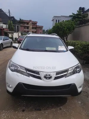 Toyota RAV4 Limited 4dr SUV AWD (2.5L 4cyl 6A) 2015 White