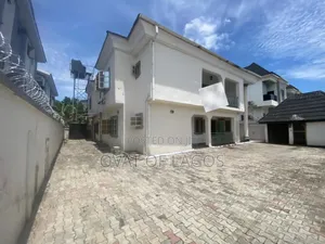 5bdrm Duplex in Chevron for sale