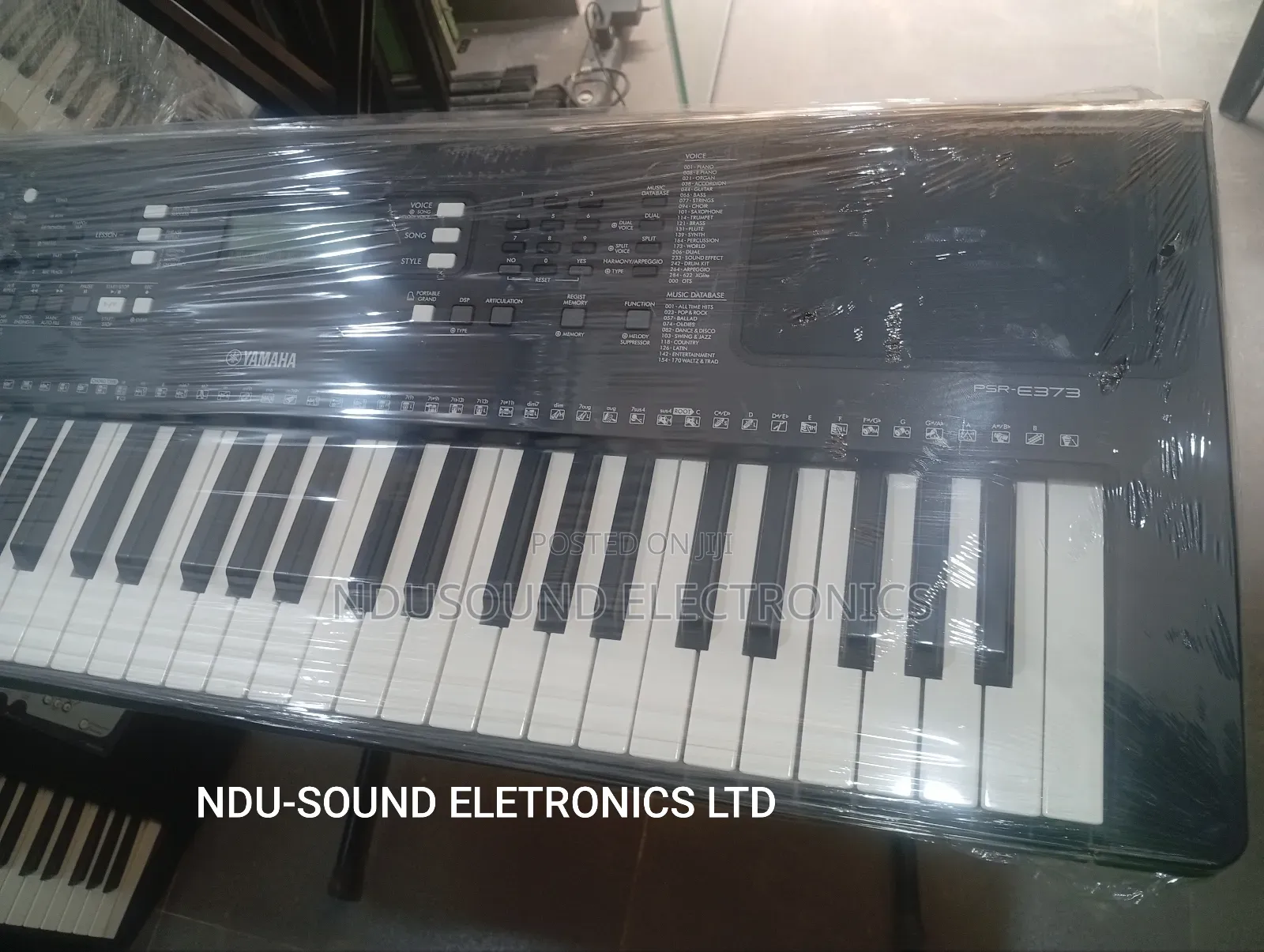 Yamaha PSR E373