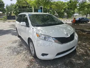Toyota Sienna 2014 White