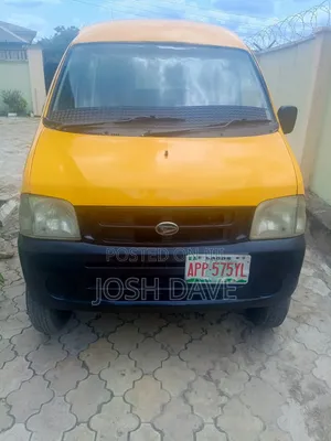 Daihatsu Hijet 2005 Yellow