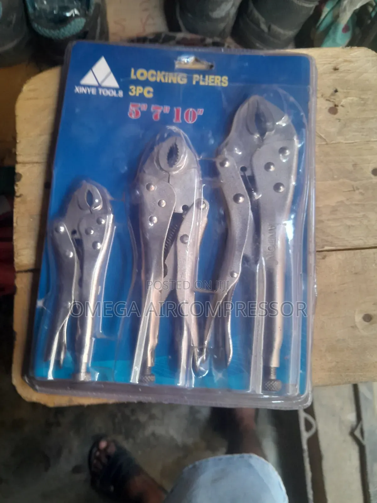 Gripping Pliers