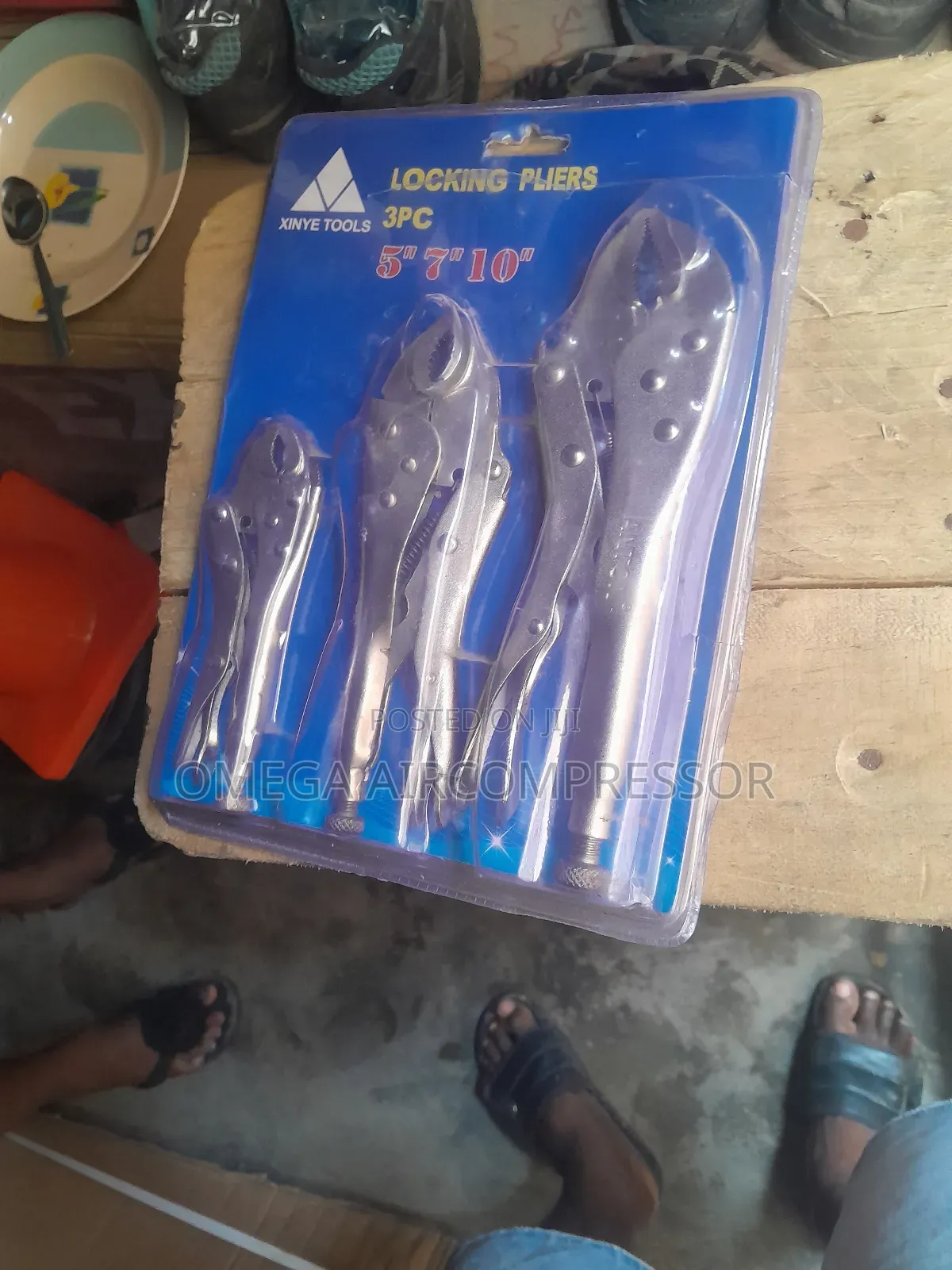 Gripping Pliers