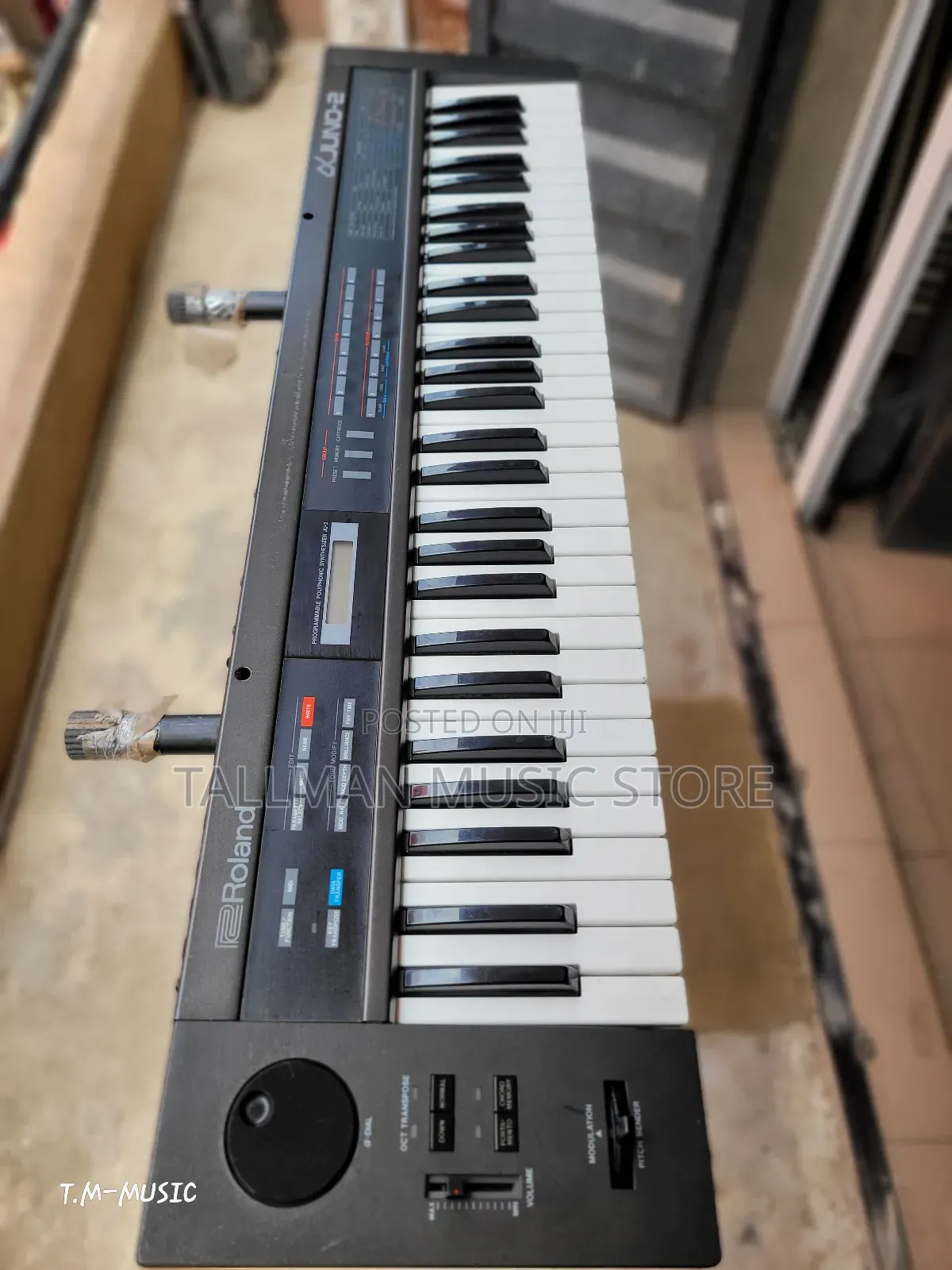 Roland Juno-2