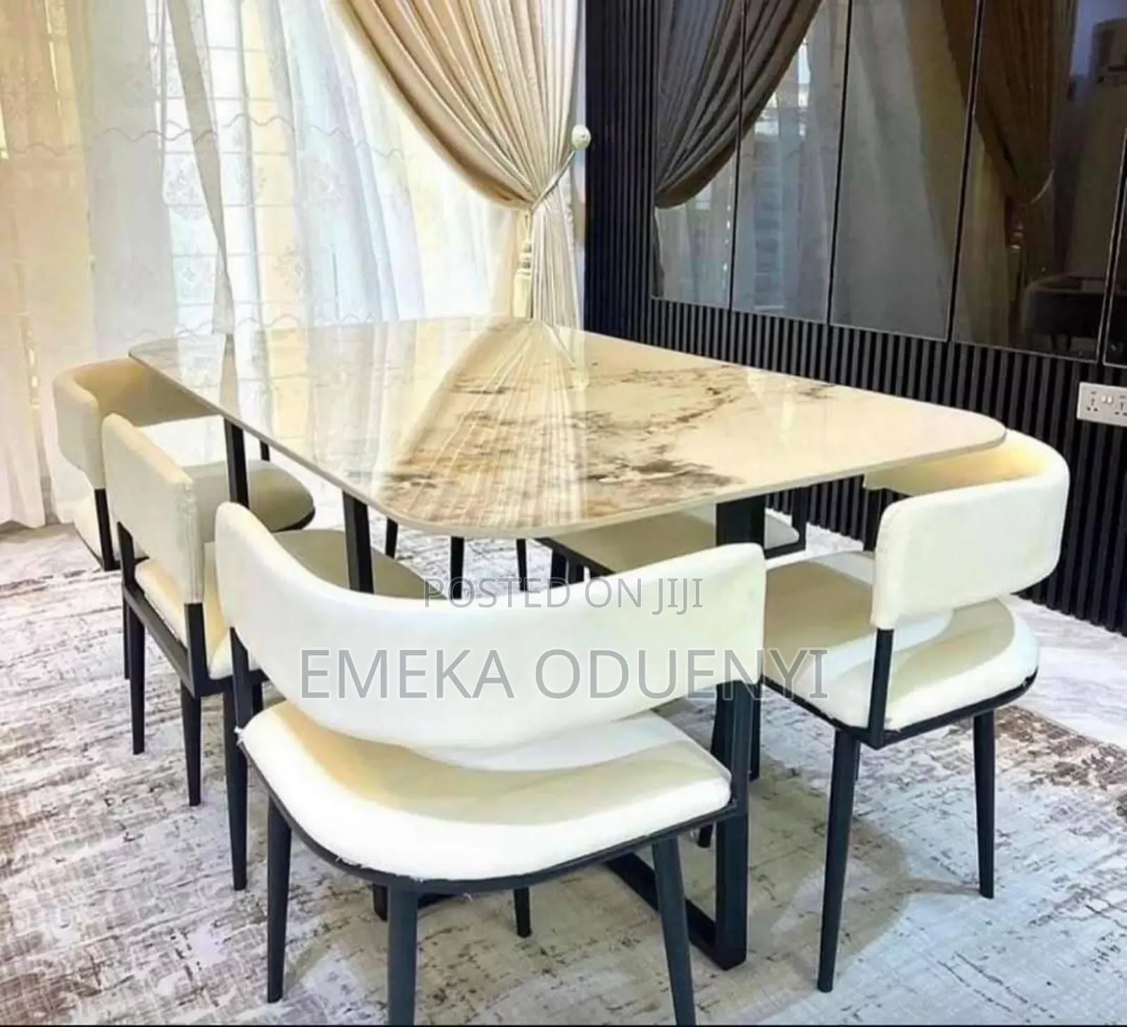 Generic Royal -Luxe Dining Set