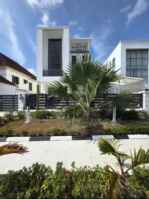 5bdrm Duplex in Pinnock Beach for sale