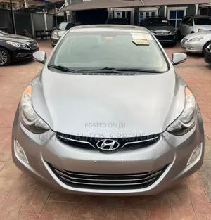 Hyundai Elantra Limited Sedan FWD (1.8L 4cyl 6A) 2013