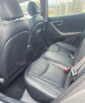 Hyundai Elantra Limited Sedan FWD (1.8L 4cyl 6A) 2013