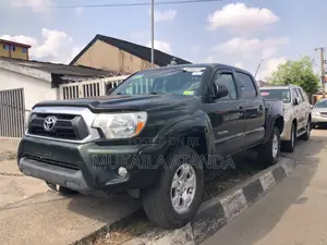 Toyota Tacoma 2014 Green