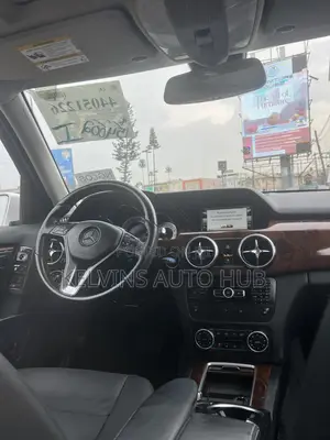 Mercedes-Benz GLK-Class Base GLK 350 4dr AWD 4MATIC (3.5L 6cyl 7A) 2015