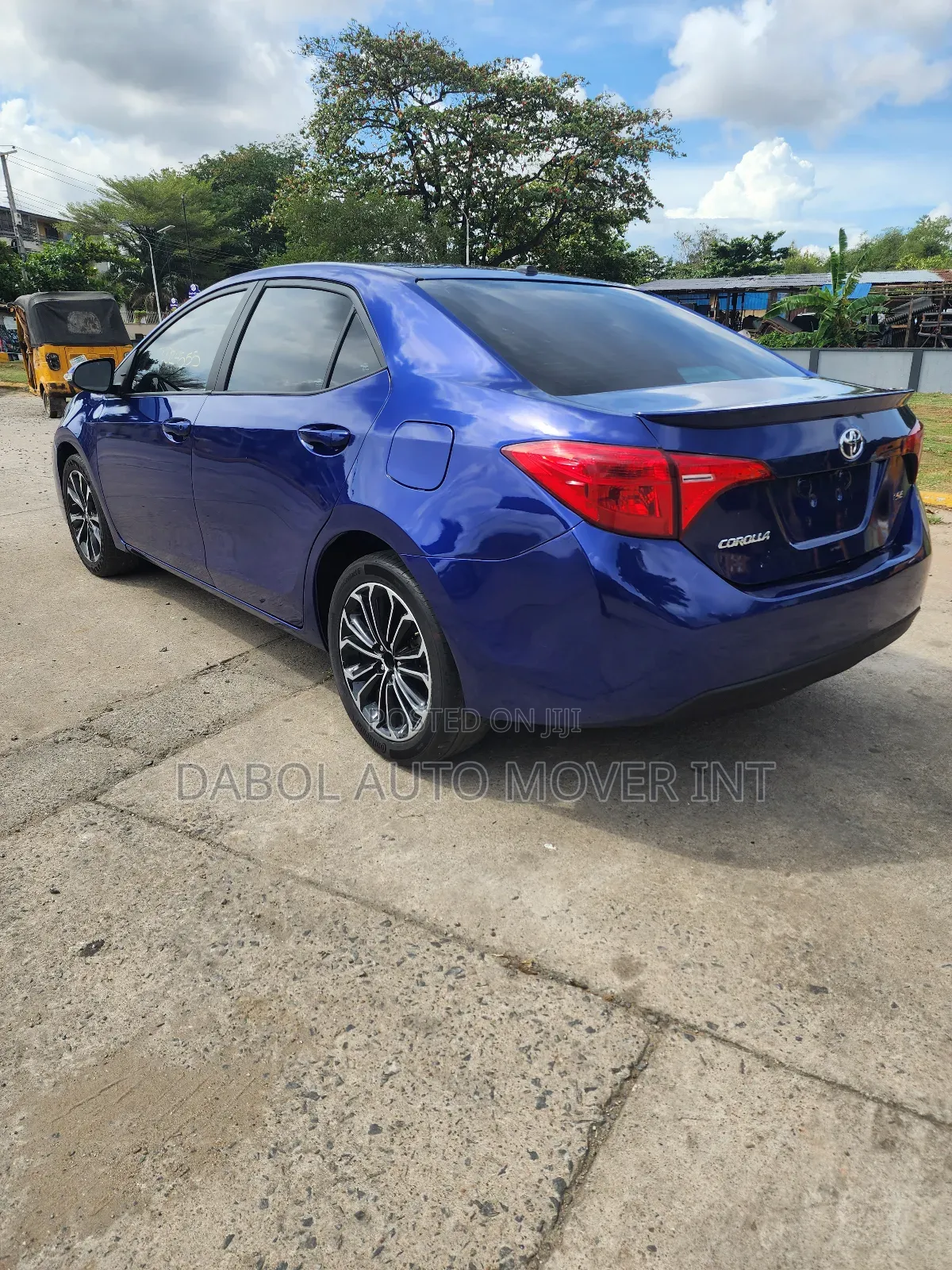 Toyota Corolla SE (1.8L 4cyl 6M) 2019 Blue
