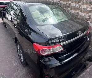 Toyota Corolla 2012 Black
