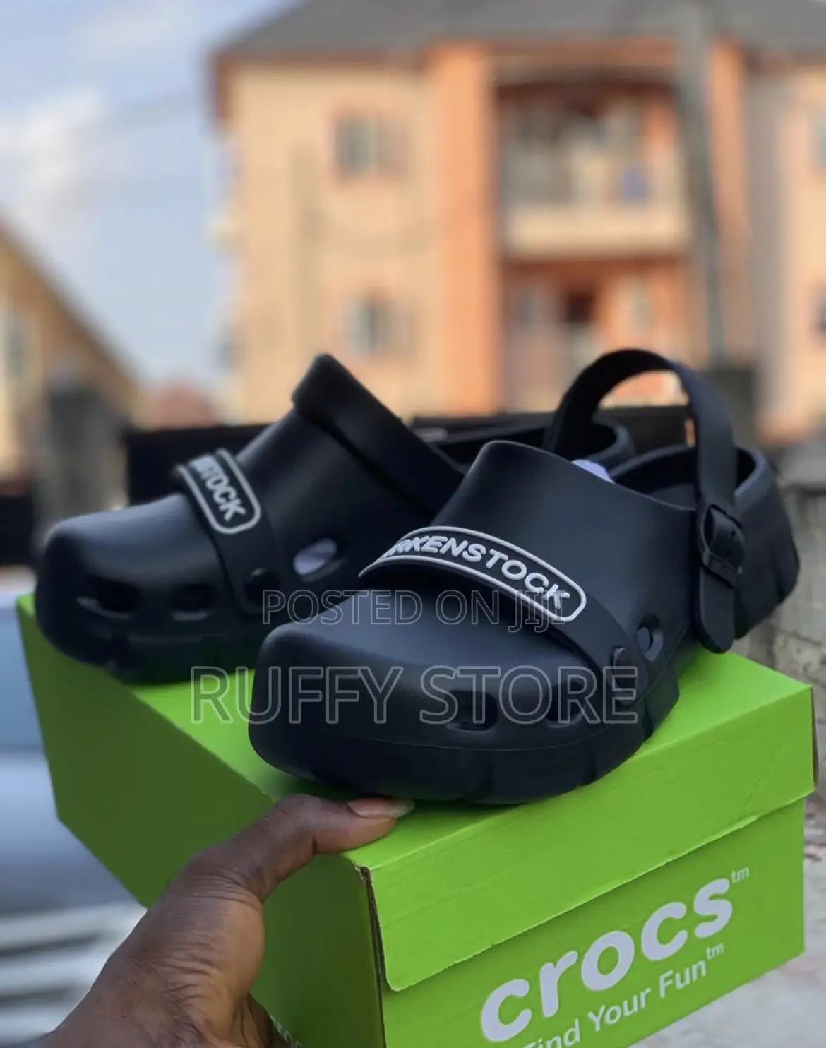 Luxurious Crocks Pam’S