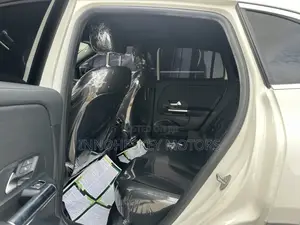 Mercedes-Benz GLA 250 2021 White