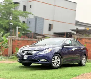 Hyundai Sonata SE 2.0T Sedan FWD (2.0L 4cyl 6A) 2012 Blue