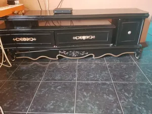 Royal Tv Stand
