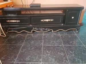 Royal Tv Stand