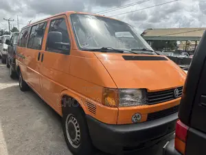 Volkswagen Transporter 2005 Orange