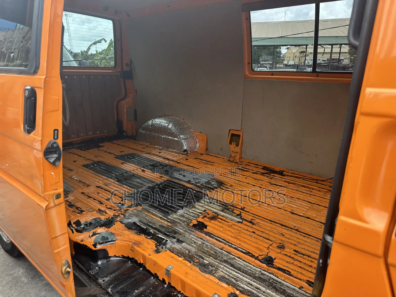Volkswagen Transporter 2005 Orange