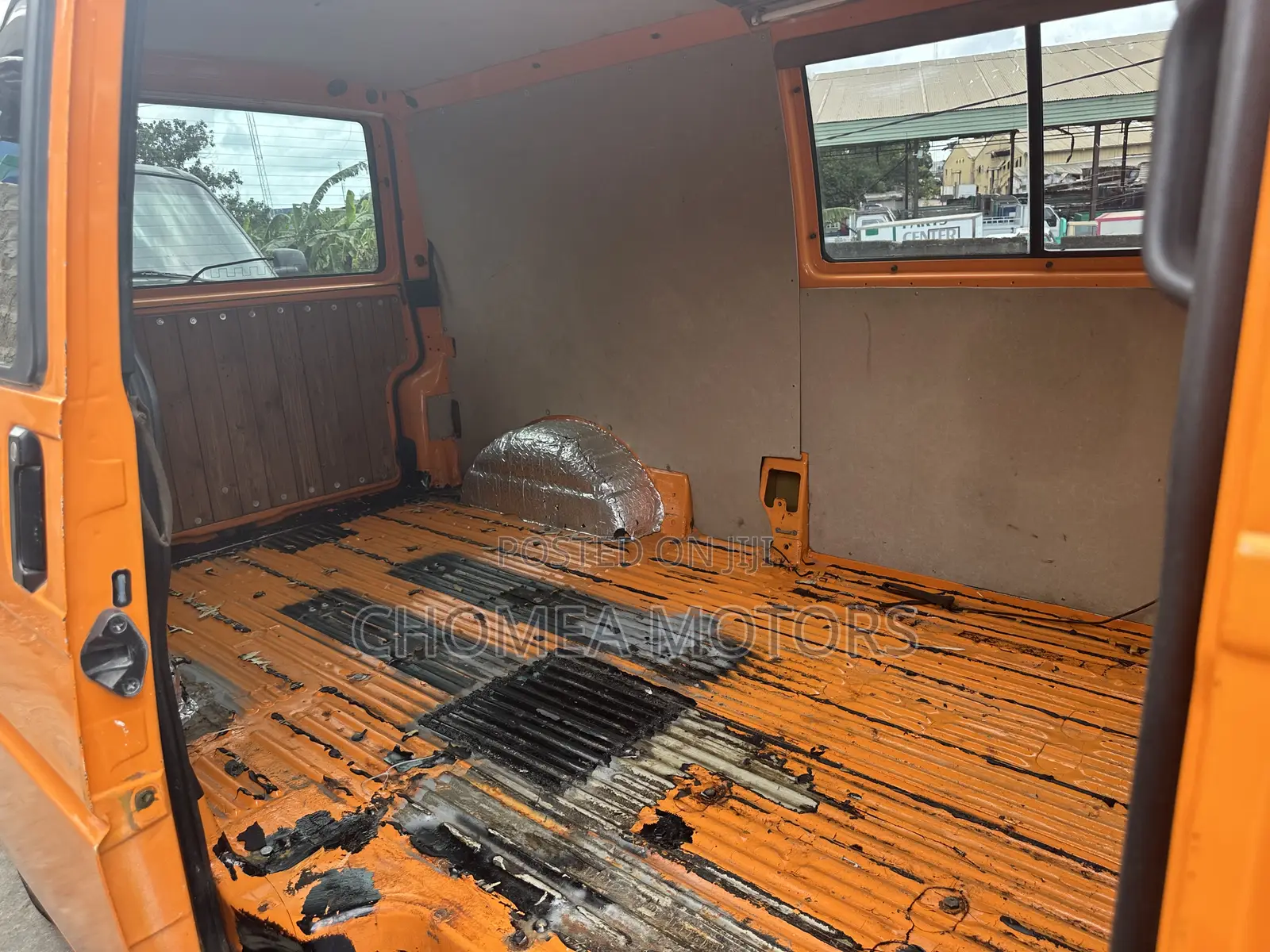 Volkswagen Transporter 2005 Orange