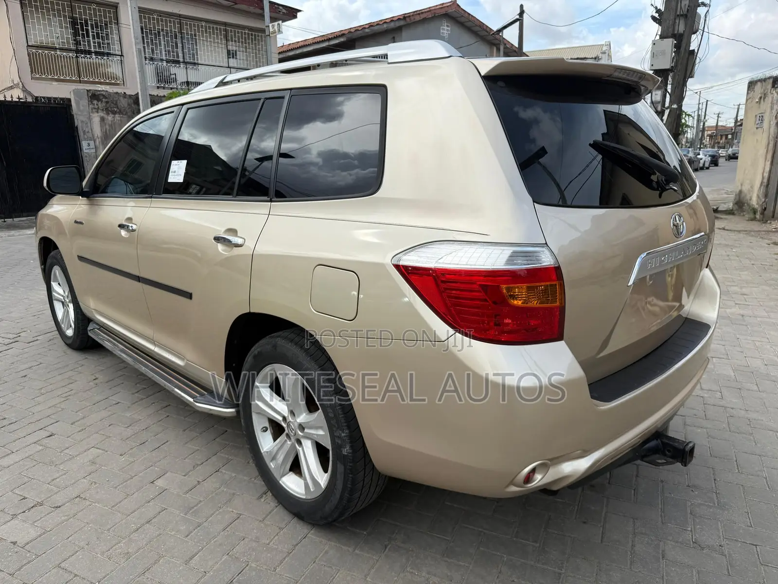 Toyota Highlander 2010 Gold