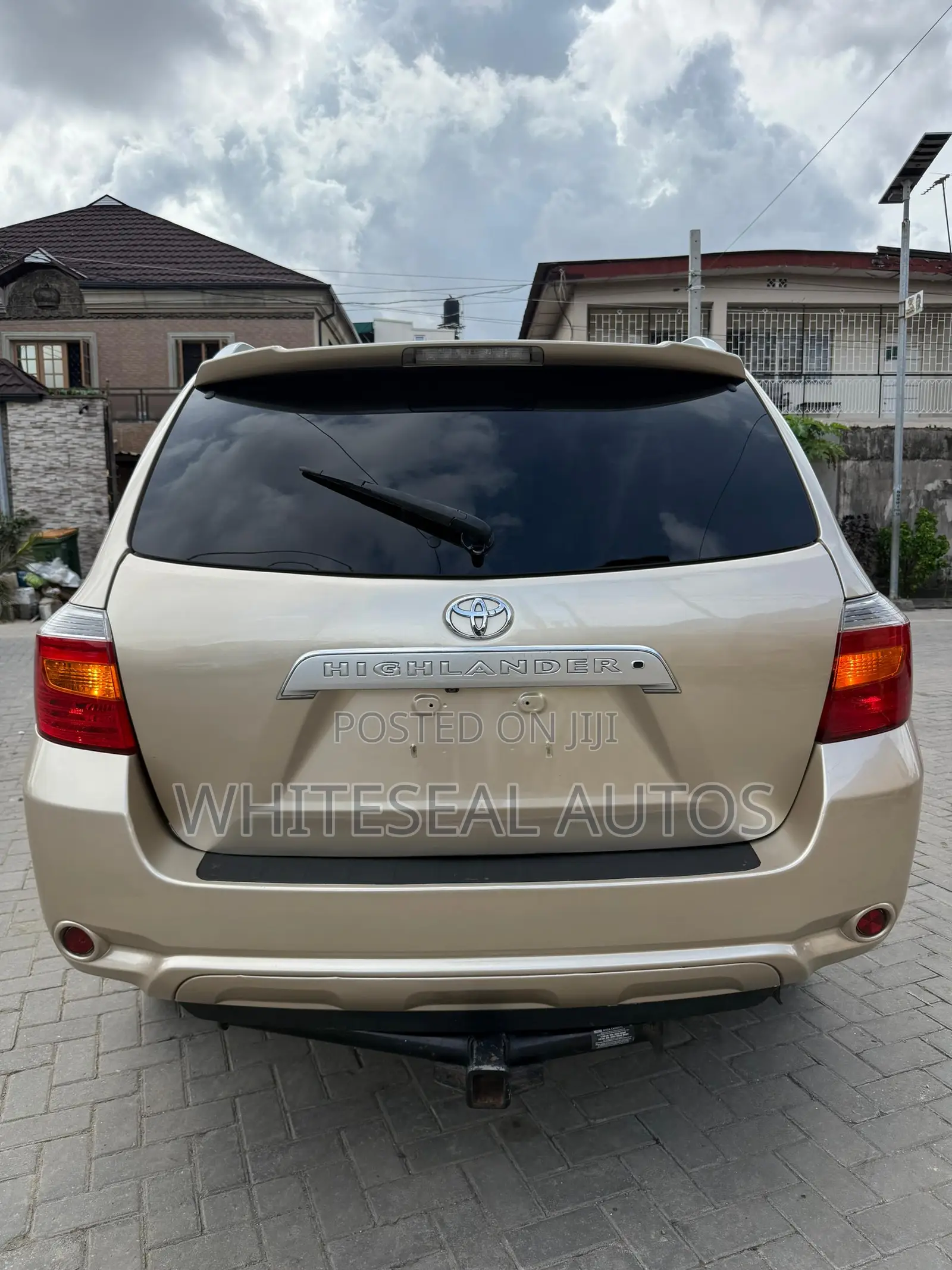 Toyota Highlander 2010 Gold