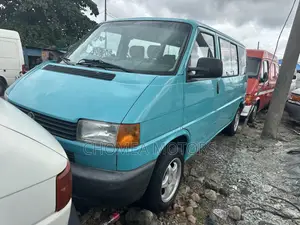 Volkswagen Transporter 2005 Blue