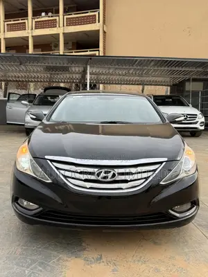 Hyundai Sonata Limited 2.0T Sedan (2.0L 4cyl 6A) 2011 Black
