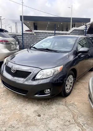 Toyota Corolla LE 4dr Sedan (1.8L 4cyl 4A) 2010 Gray