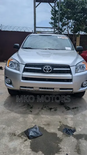 Toyota RAV4 2.5 2010 Silver