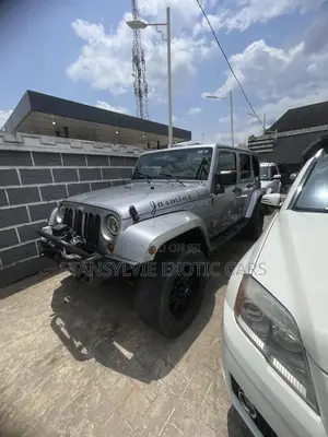 Jeep Wrangler Unlimited Sport 4dr SUV 4WD (3.6L 6cyl 6M) 2014 Gray
