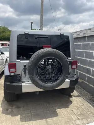 Jeep Wrangler Unlimited Sport 4dr SUV 4WD (3.6L 6cyl 6M) 2014 Gray