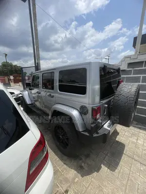 Jeep Wrangler Unlimited Sport 4dr SUV 4WD (3.6L 6cyl 6M) 2014 Gray