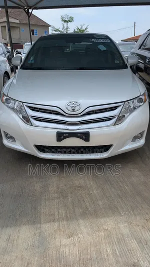Toyota Venza AWD 2010 White