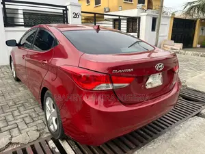 Hyundai Elantra 2012 Red