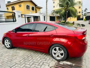 Hyundai Elantra 2012 Red