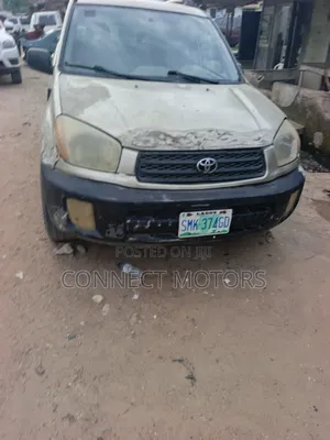 Toyota RAV4 2002 Gold
