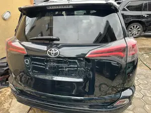 Toyota RAV4 Limited AWD (2.5L 4cyl 6A) 2017 Green