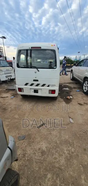 Suzuki Every 2014 White